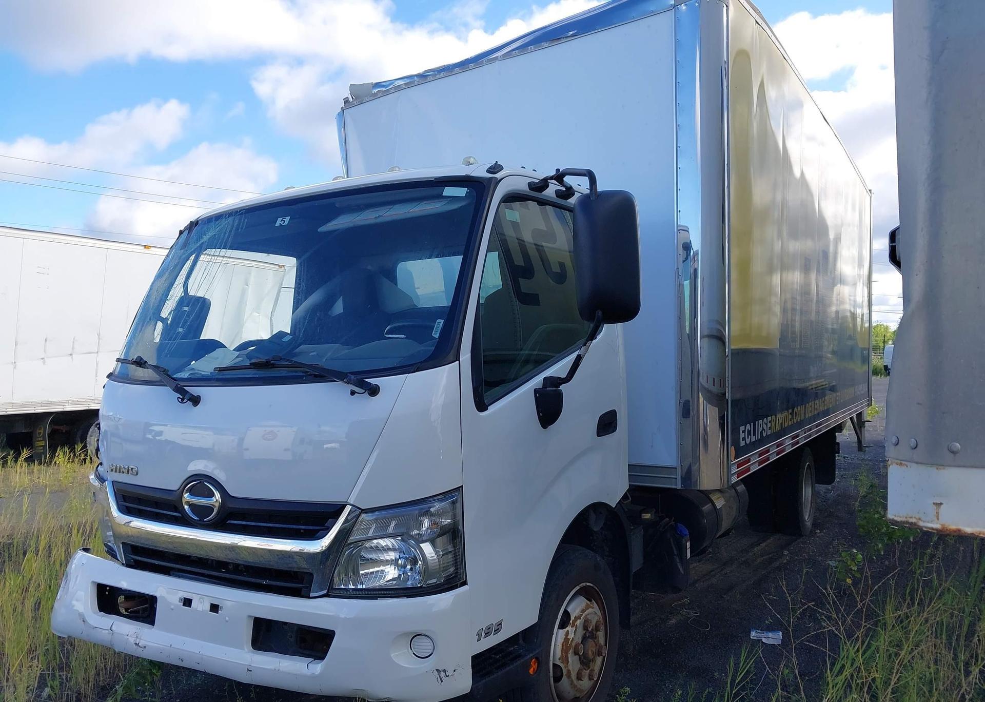 2019 HINO 195