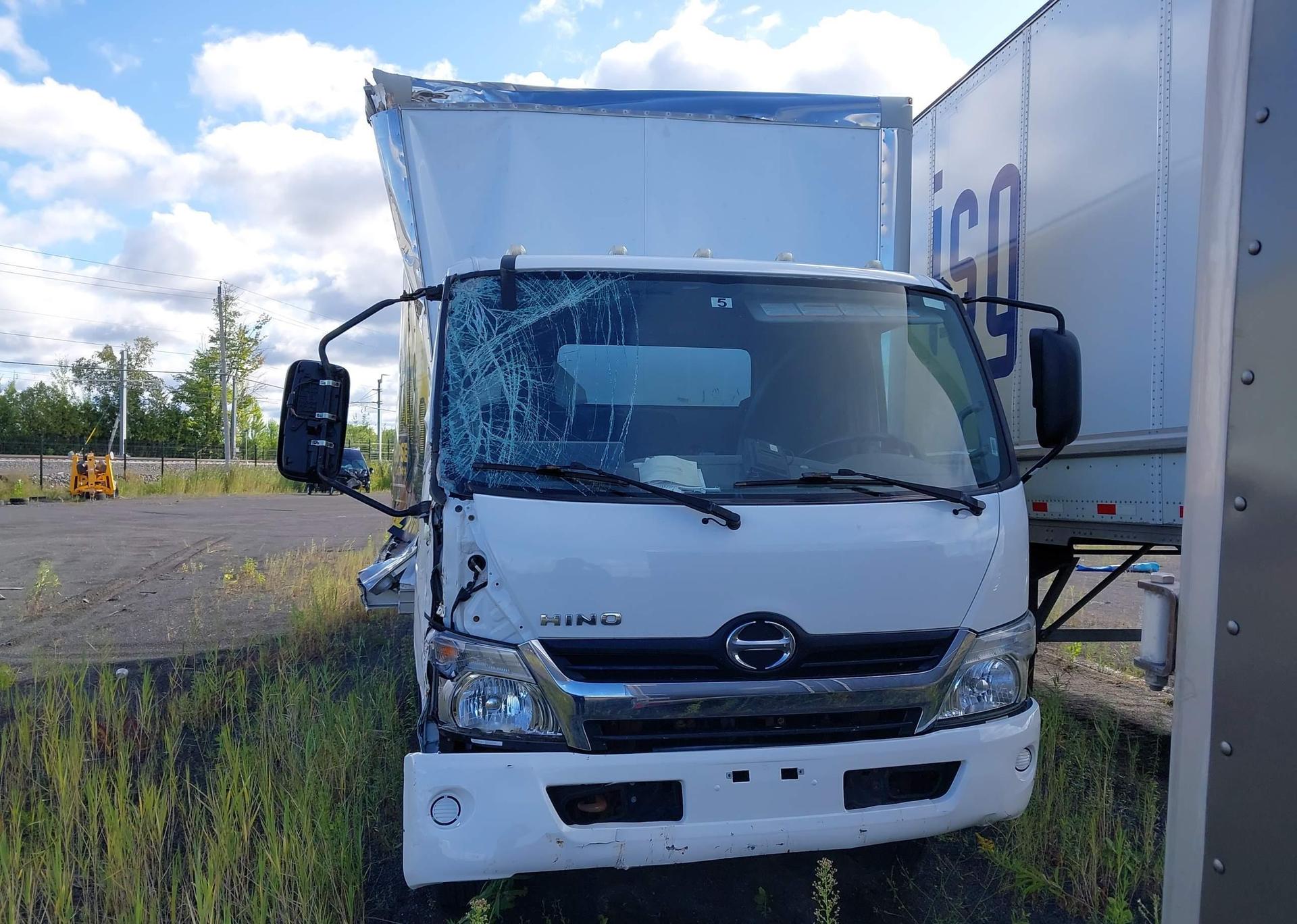 2019 HINO 195