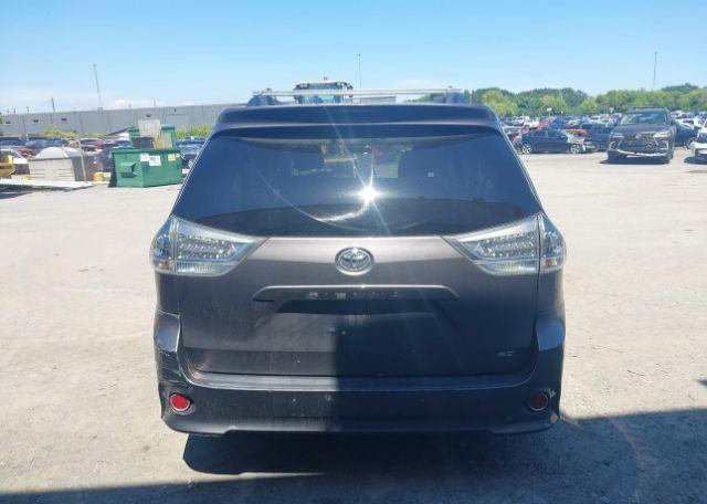 2011 TOYOTA SIENNA SE 8 PASSENGER