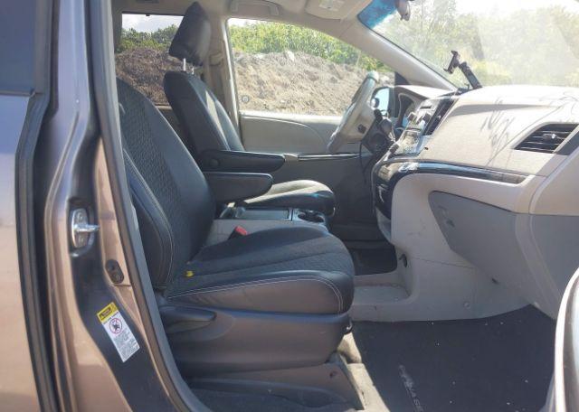 2011 TOYOTA SIENNA SE 8 PASSENGER