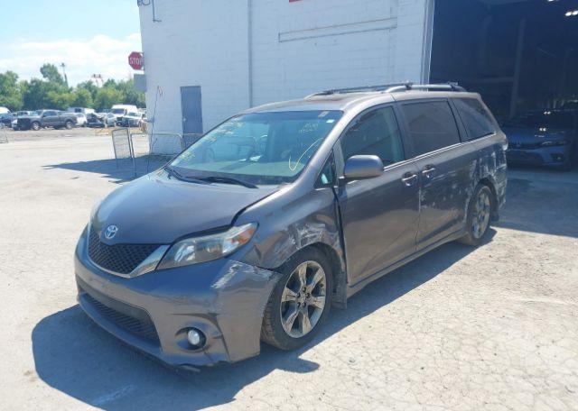 2011 TOYOTA SIENNA SE 8 PASSENGER