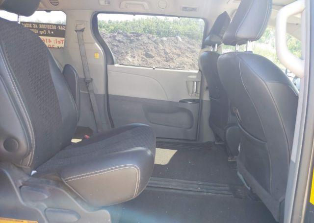 2011 TOYOTA SIENNA SE 8 PASSENGER