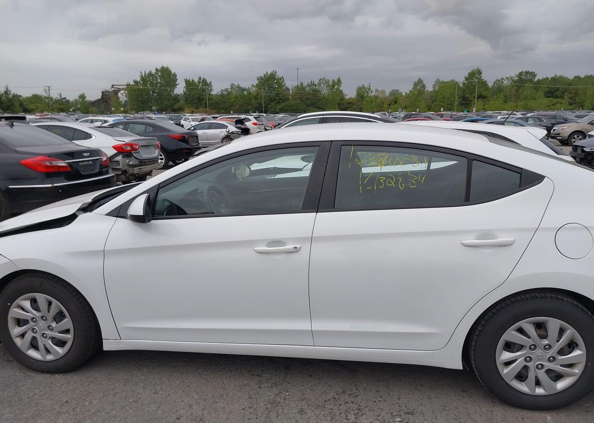 2017 HYUNDAI elantra se