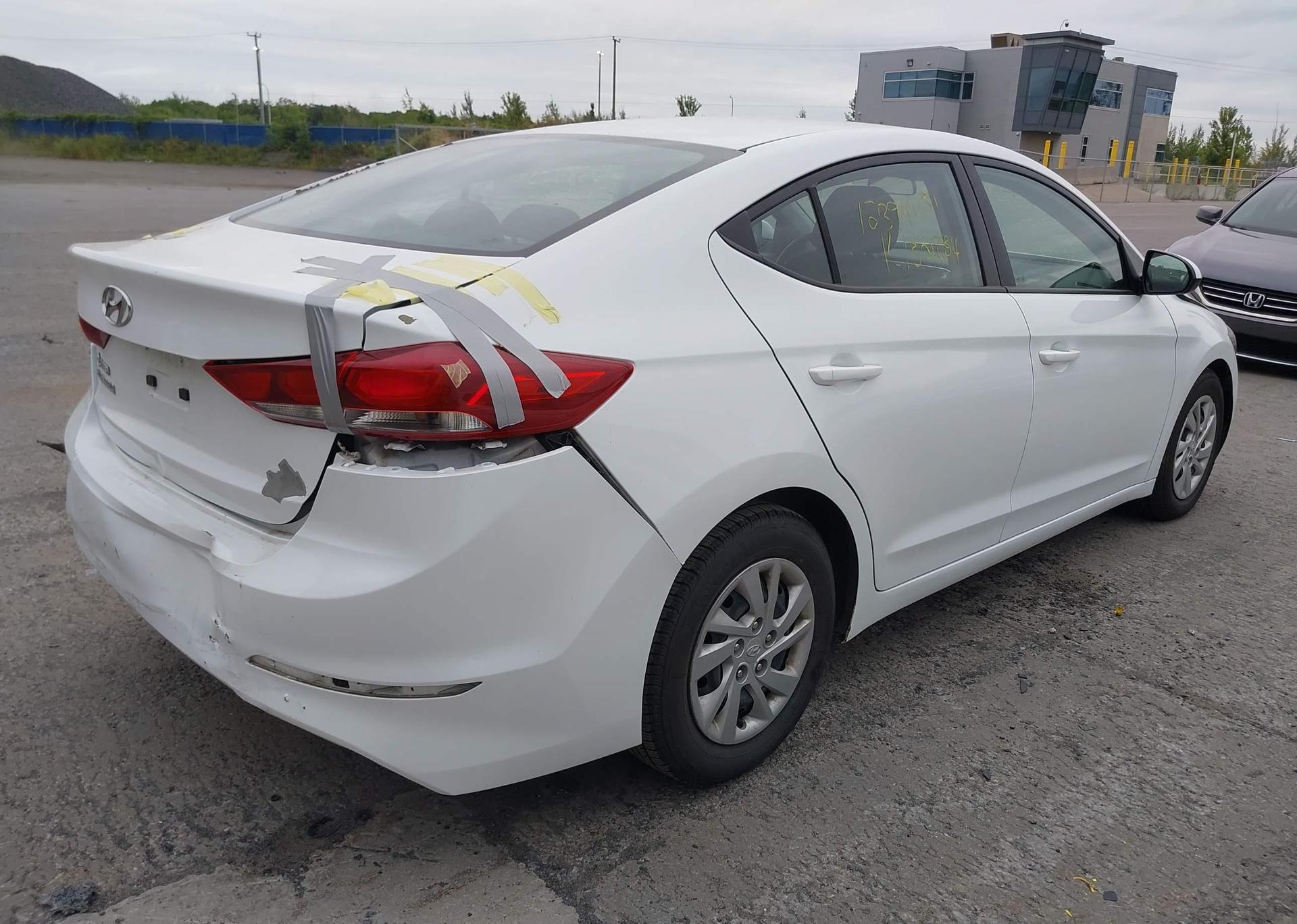 2017 HYUNDAI elantra se