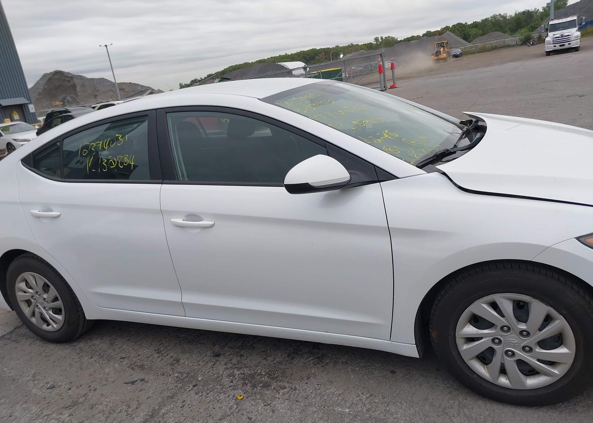 2017 HYUNDAI elantra se