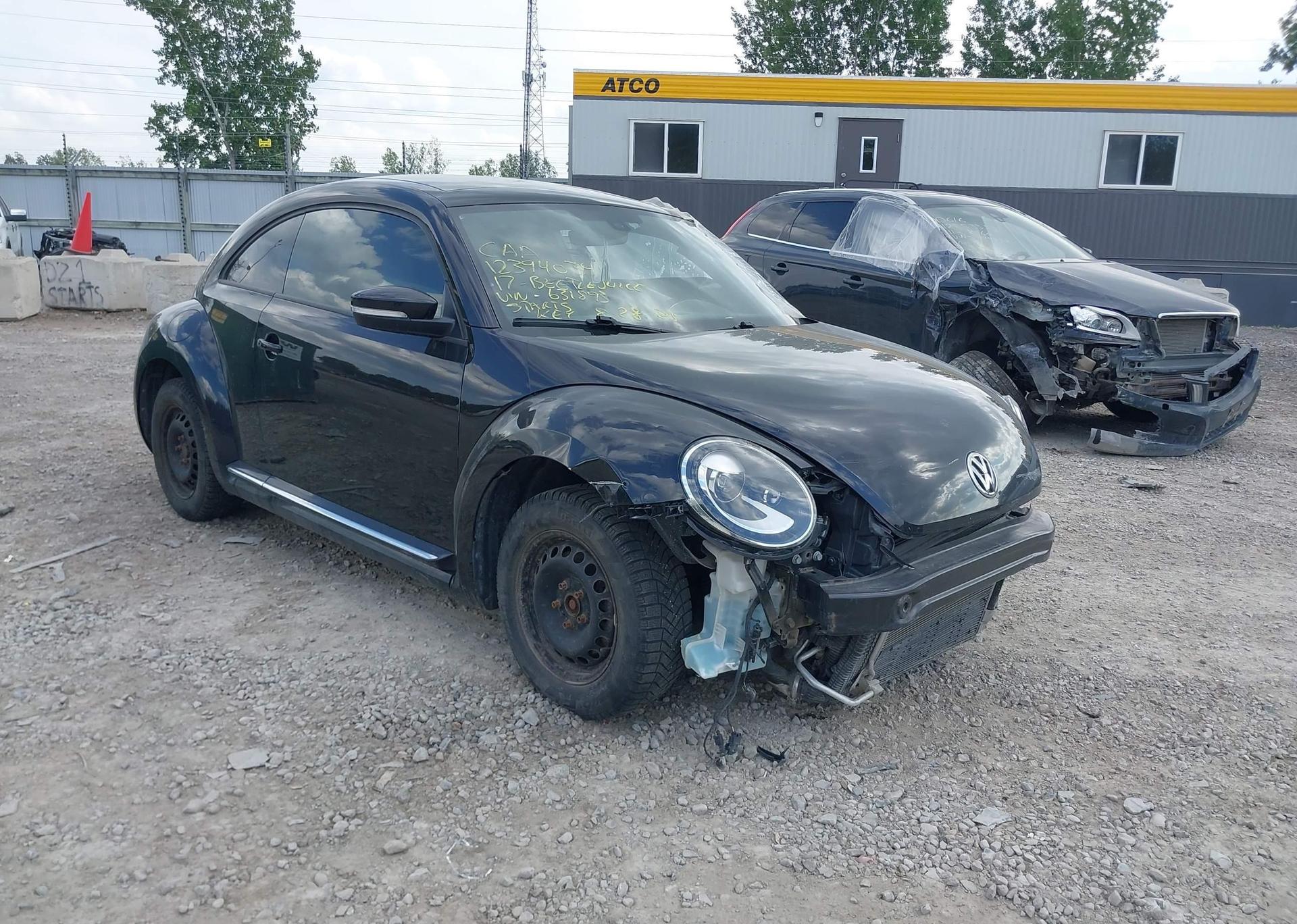 2017 VOLKSWAGEN BEETLE SE