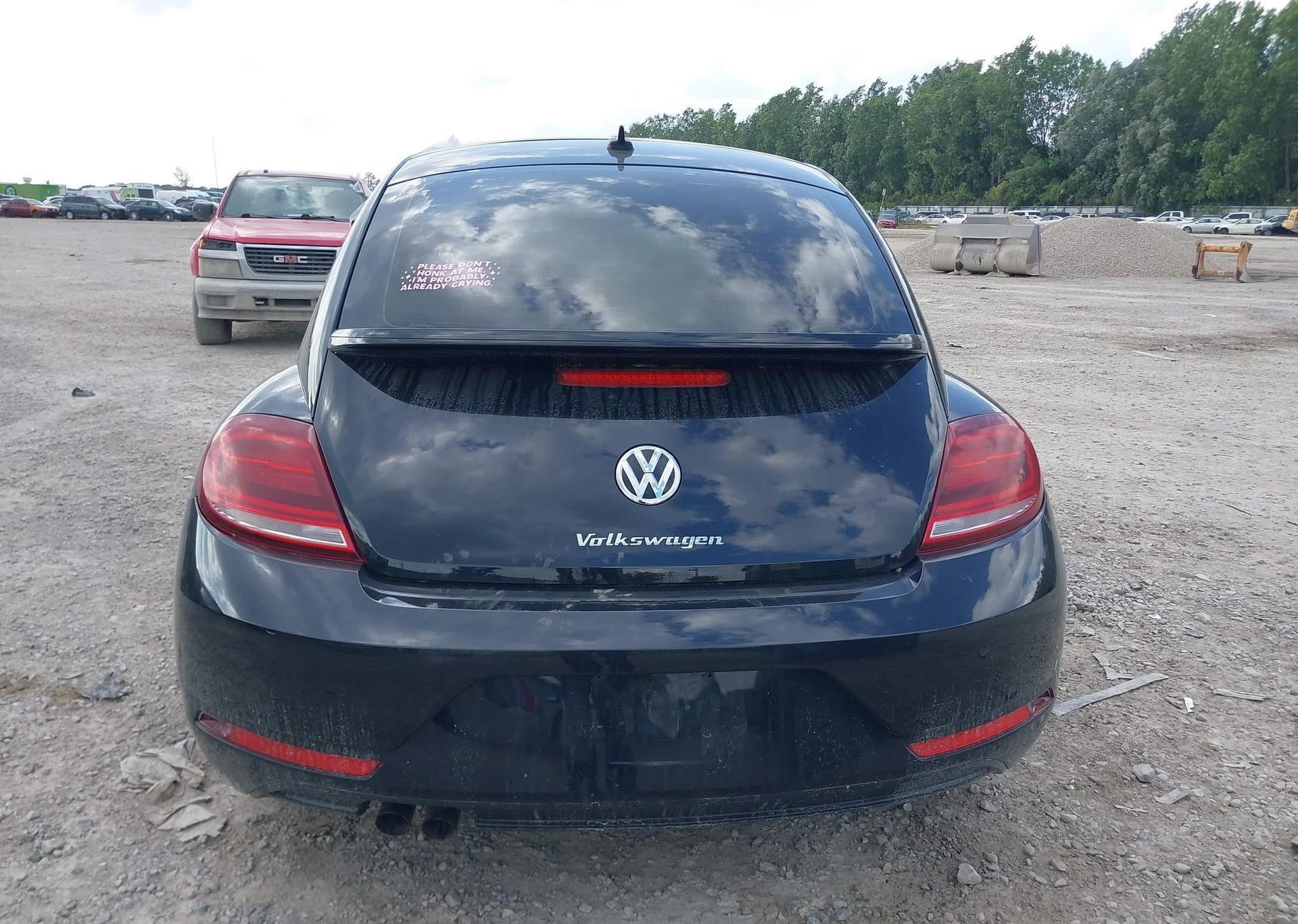 2017 VOLKSWAGEN BEETLE SE