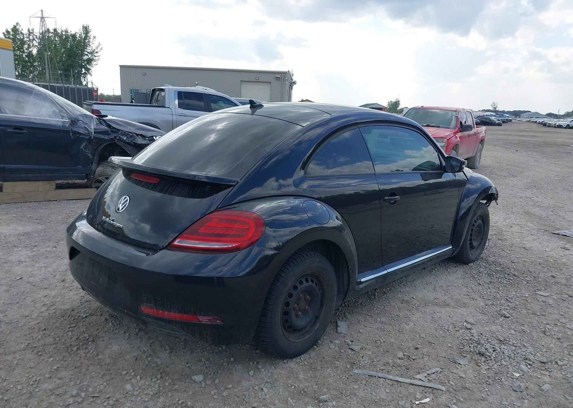 2017 VOLKSWAGEN BEETLE SE