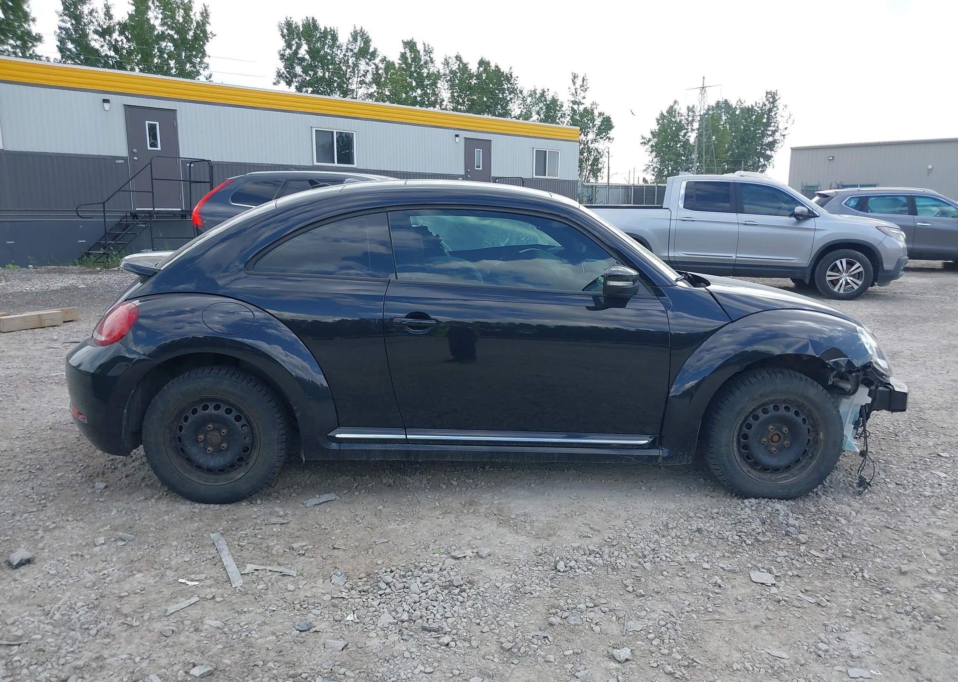 2017 VOLKSWAGEN BEETLE SE