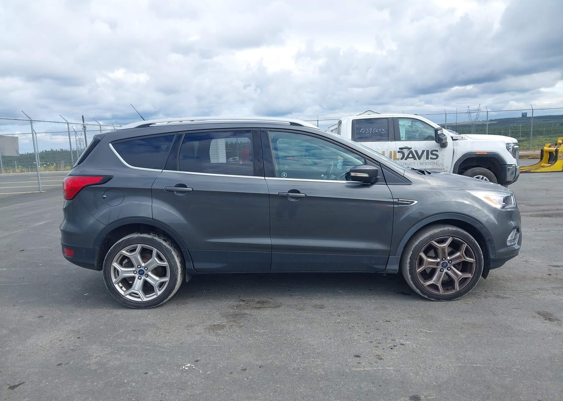 2019 FORD ESCAPE TITANIUM