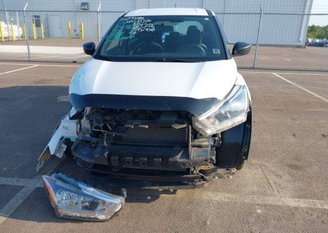 2019 NISSAN KICKS S