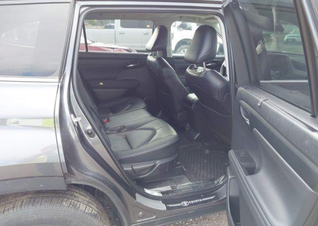2023 TOYOTA highlander xle