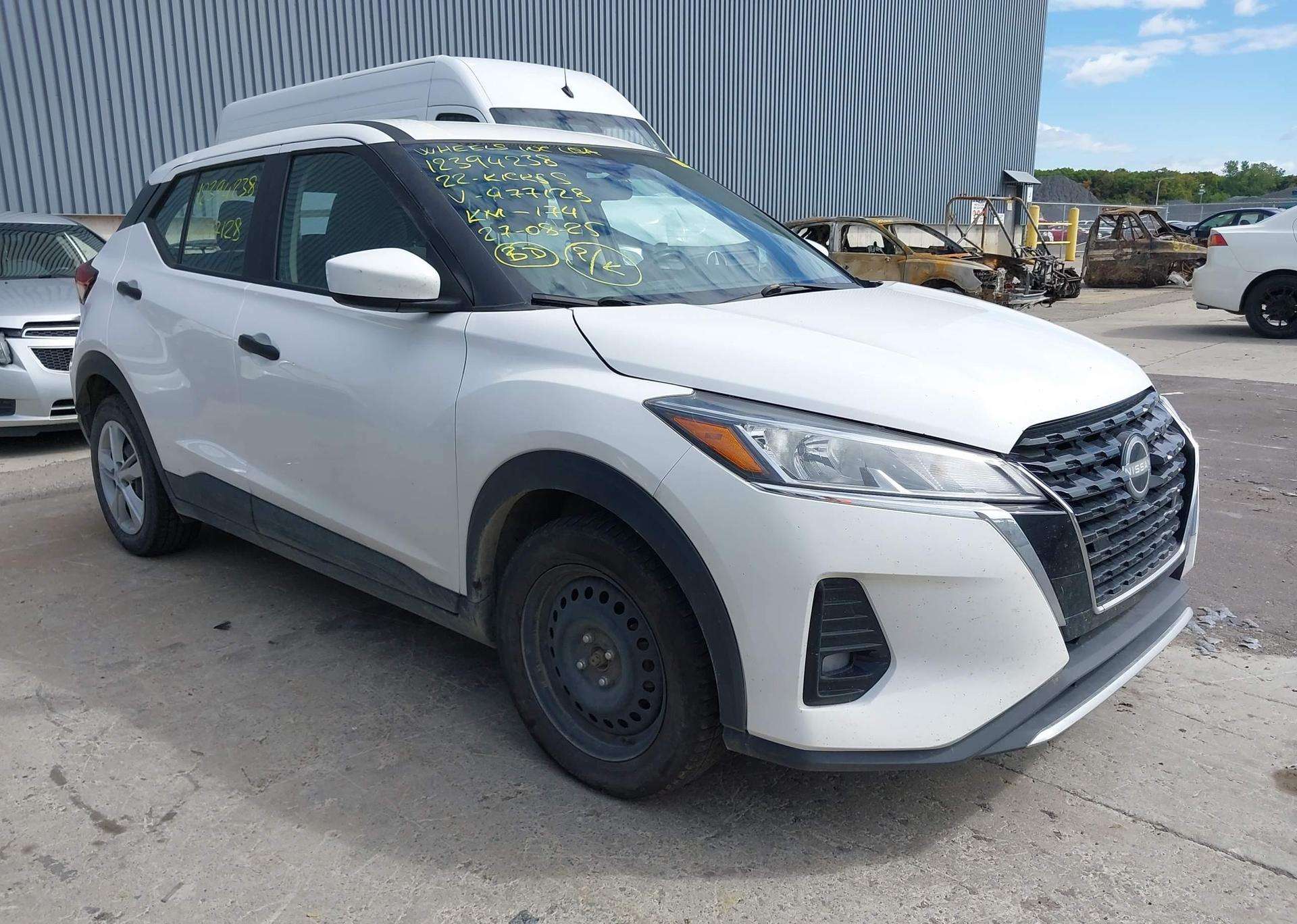 2022 NISSAN KICKS S
