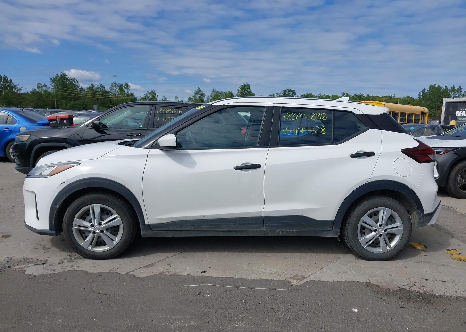 2022 NISSAN KICKS S
