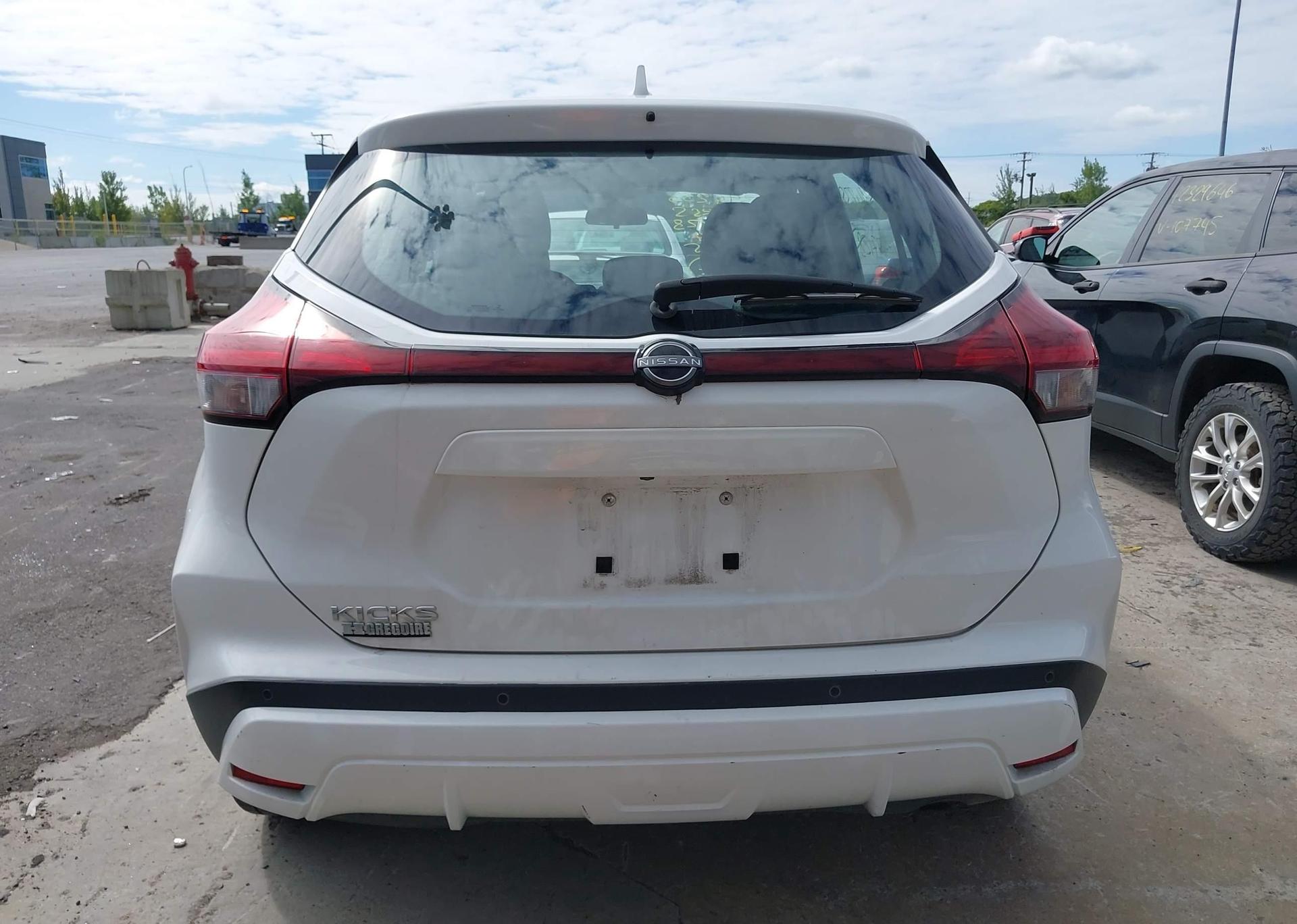 2022 NISSAN KICKS S