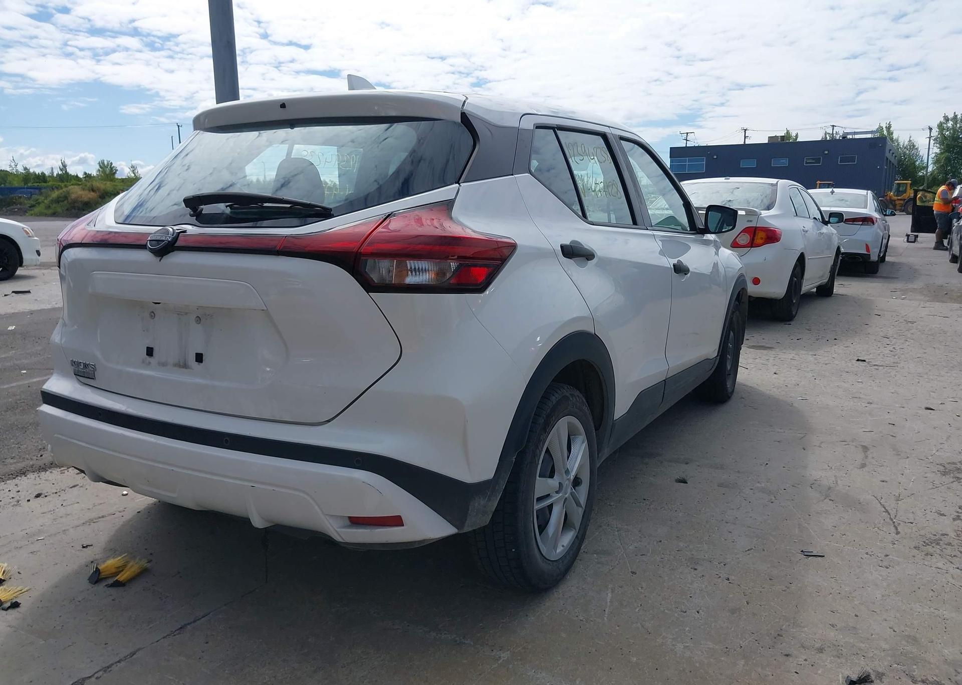 2022 NISSAN KICKS S