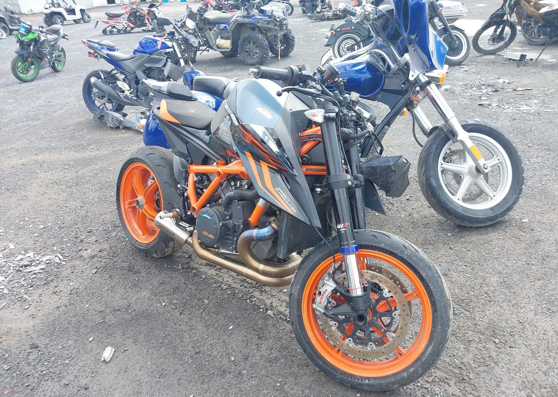 2023 KTM 1290 SUPER DUKE R