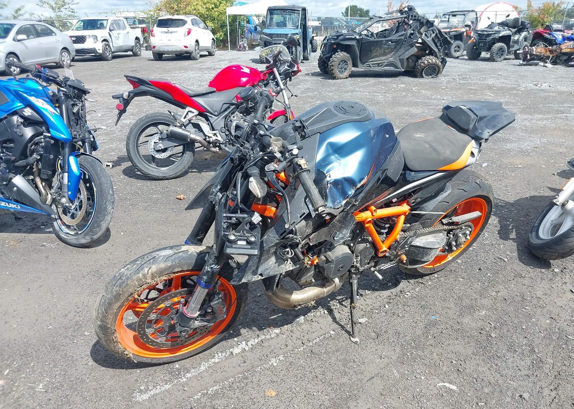2023 KTM 1290 SUPER DUKE R