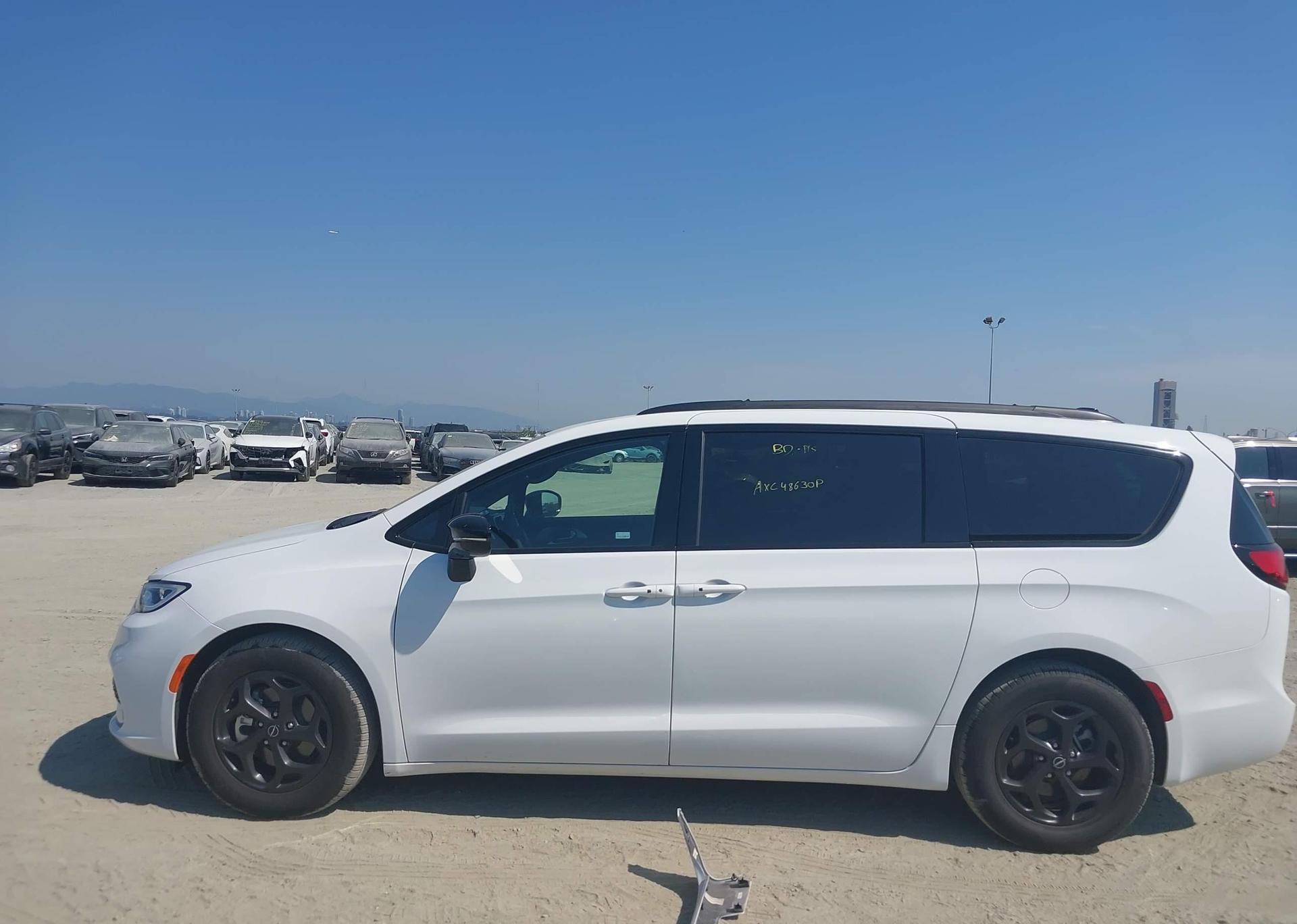 2025 CHRYSLER PACIFICA LIMITED