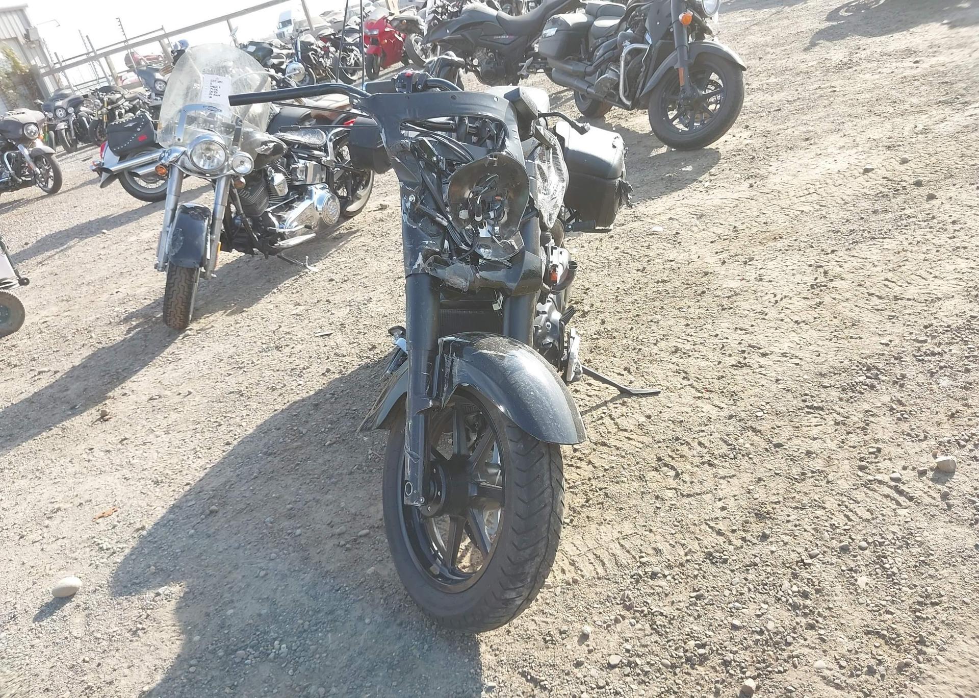 2017 SUZUKI VL1500 B