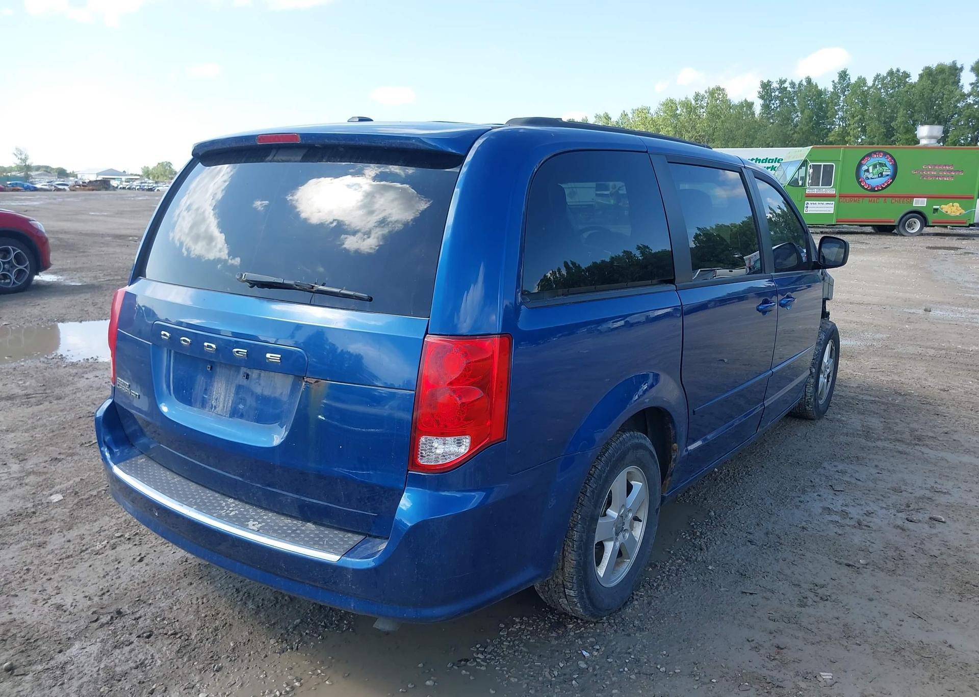 2011 DODGE GRAND CARAVAN SE