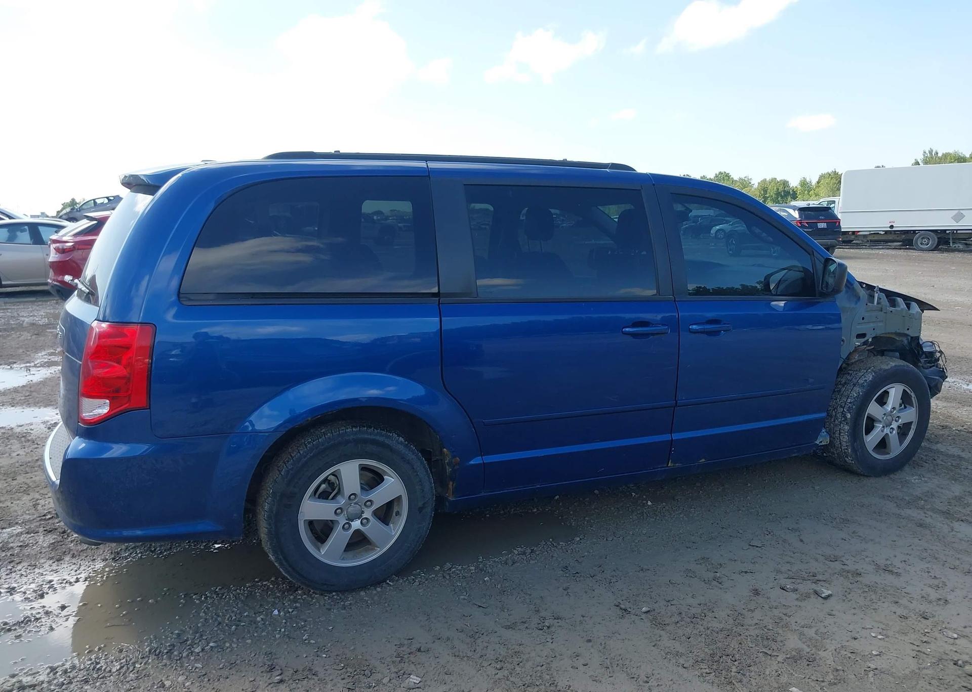 2011 DODGE GRAND CARAVAN SE