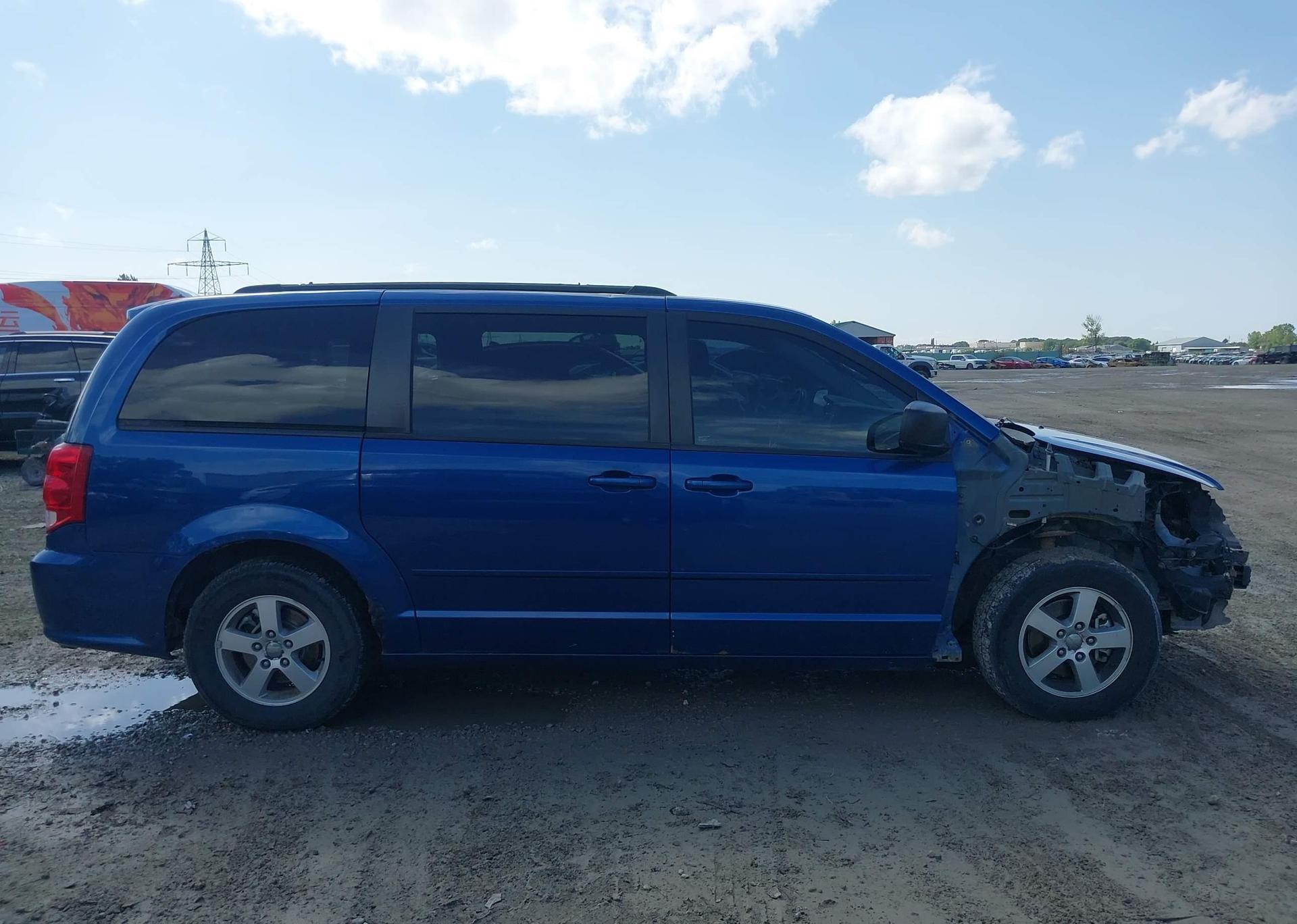 2011 DODGE GRAND CARAVAN SE