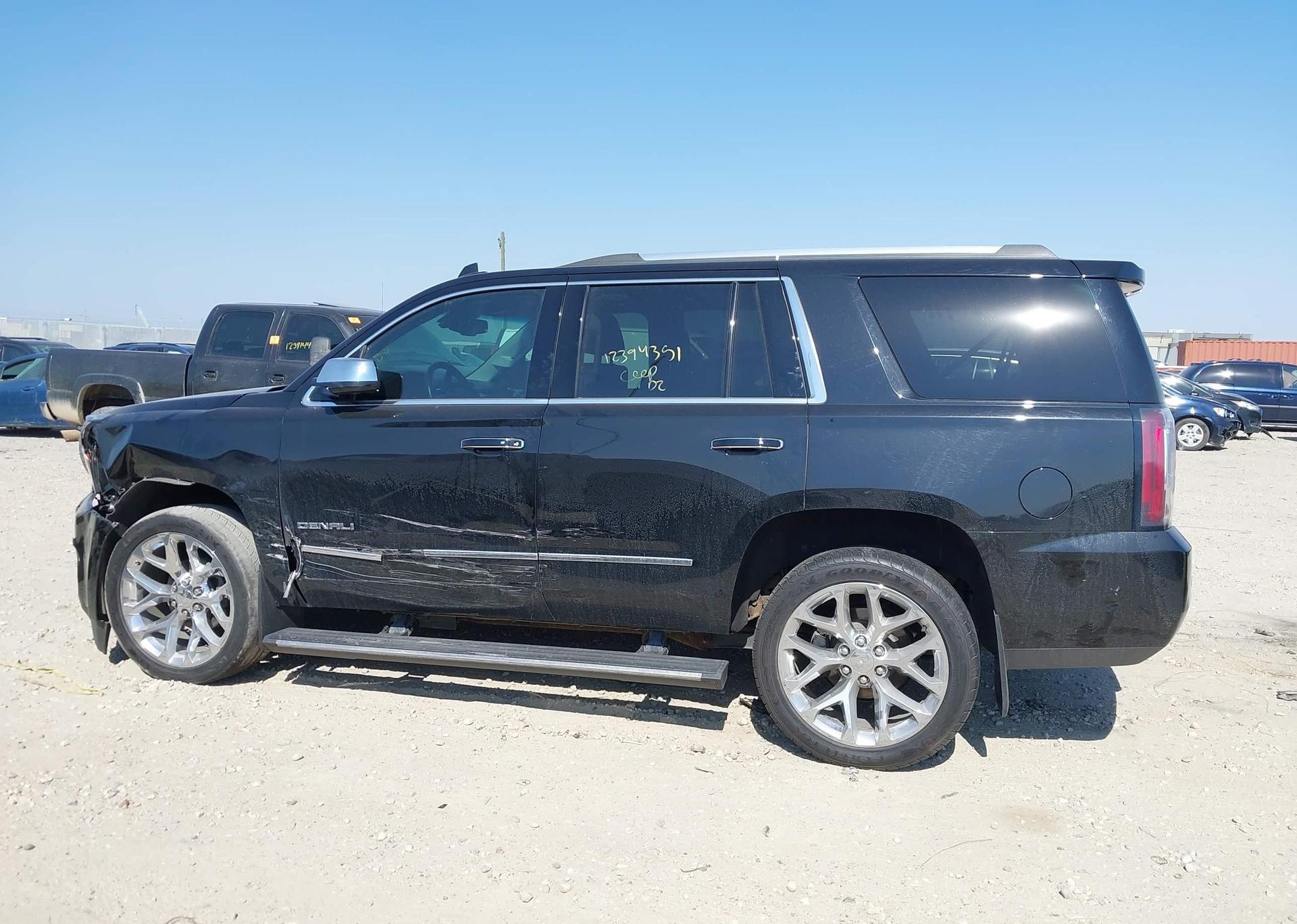 2017 GMC YUKON DENALI
