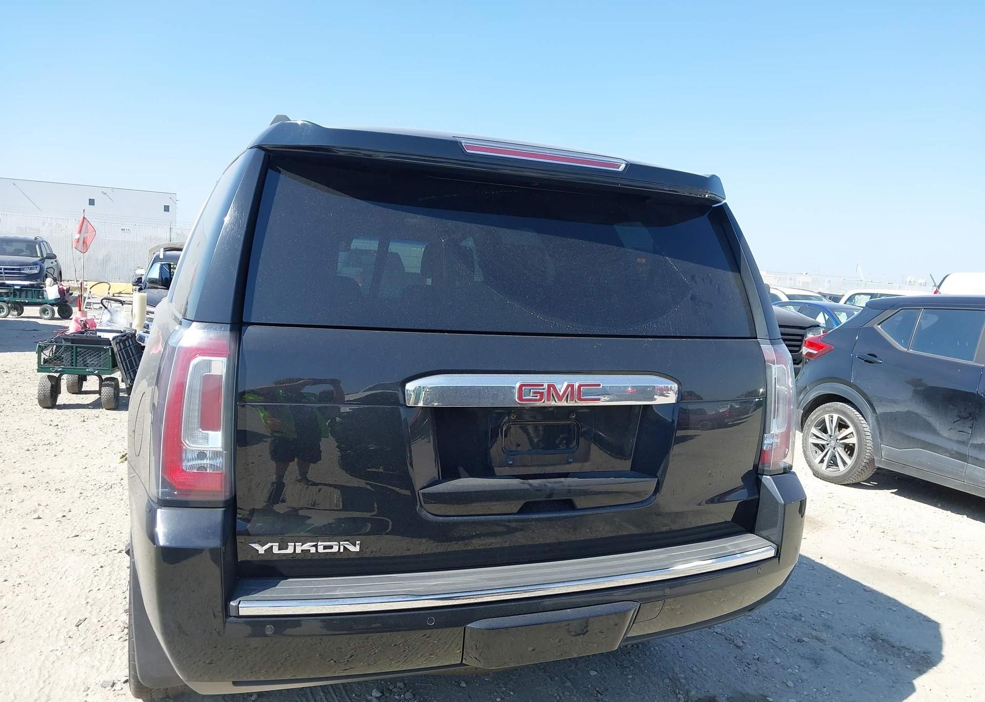 2017 GMC YUKON DENALI