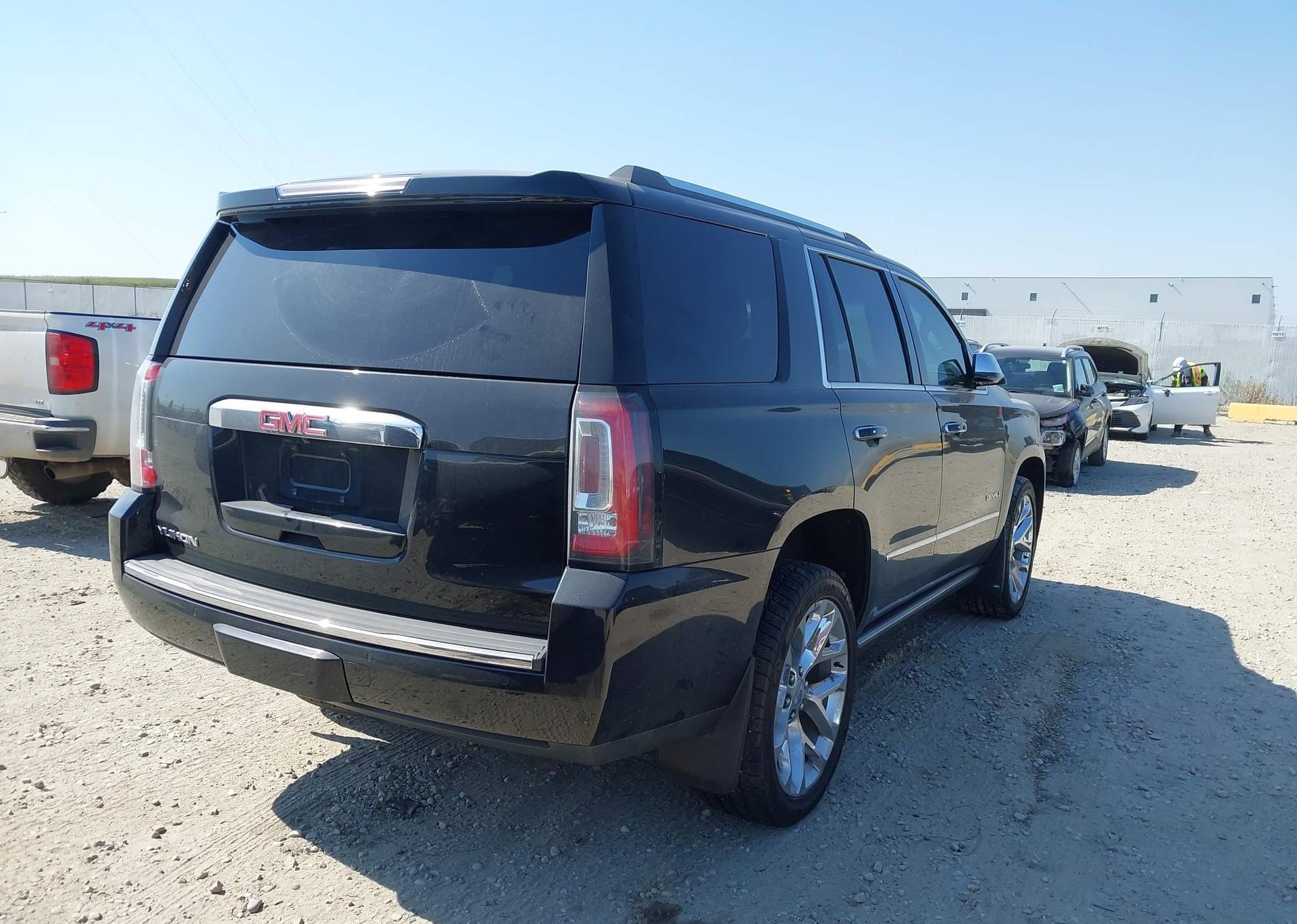 2017 GMC YUKON DENALI
