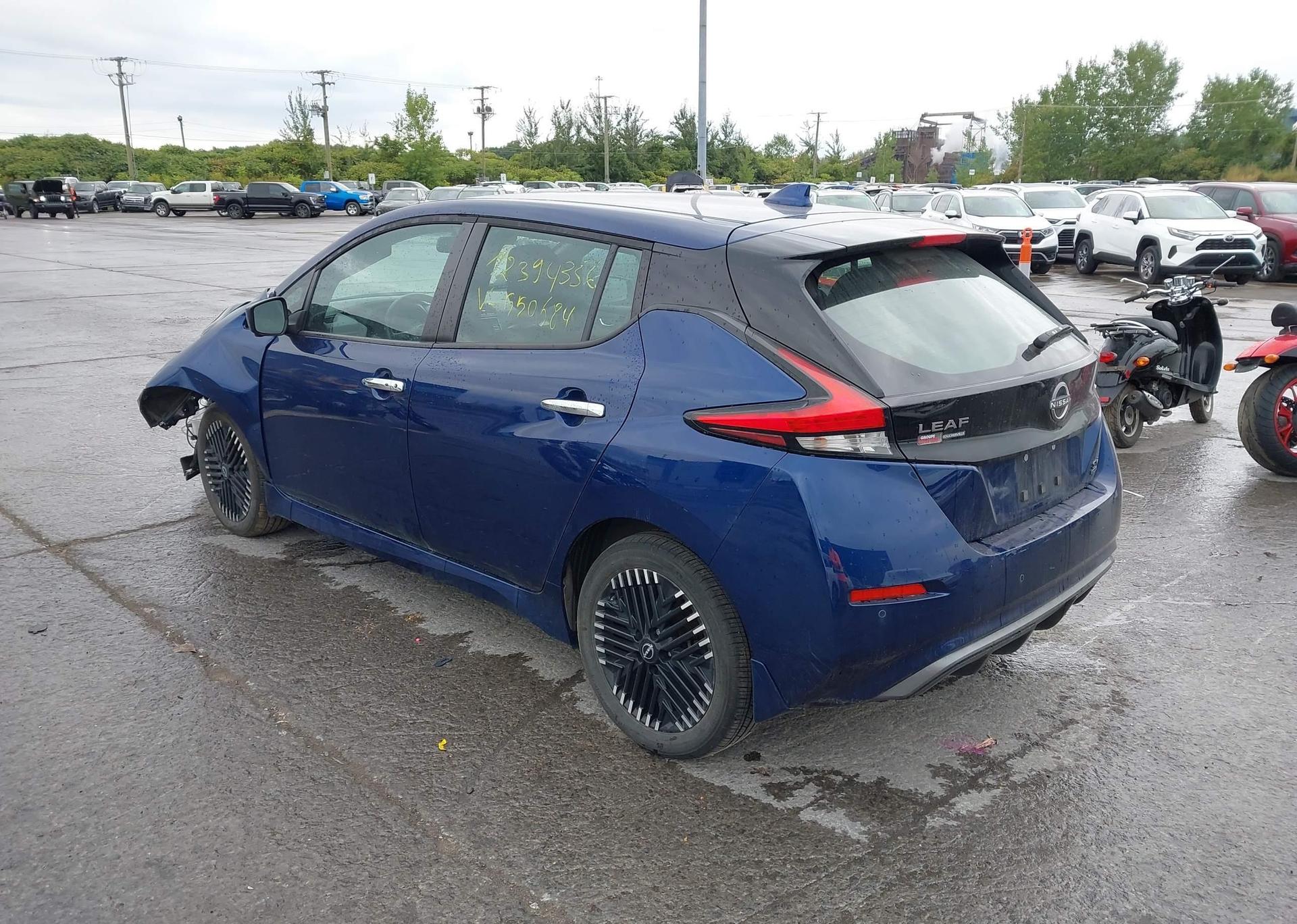 2023 NISSAN LEAF SV
