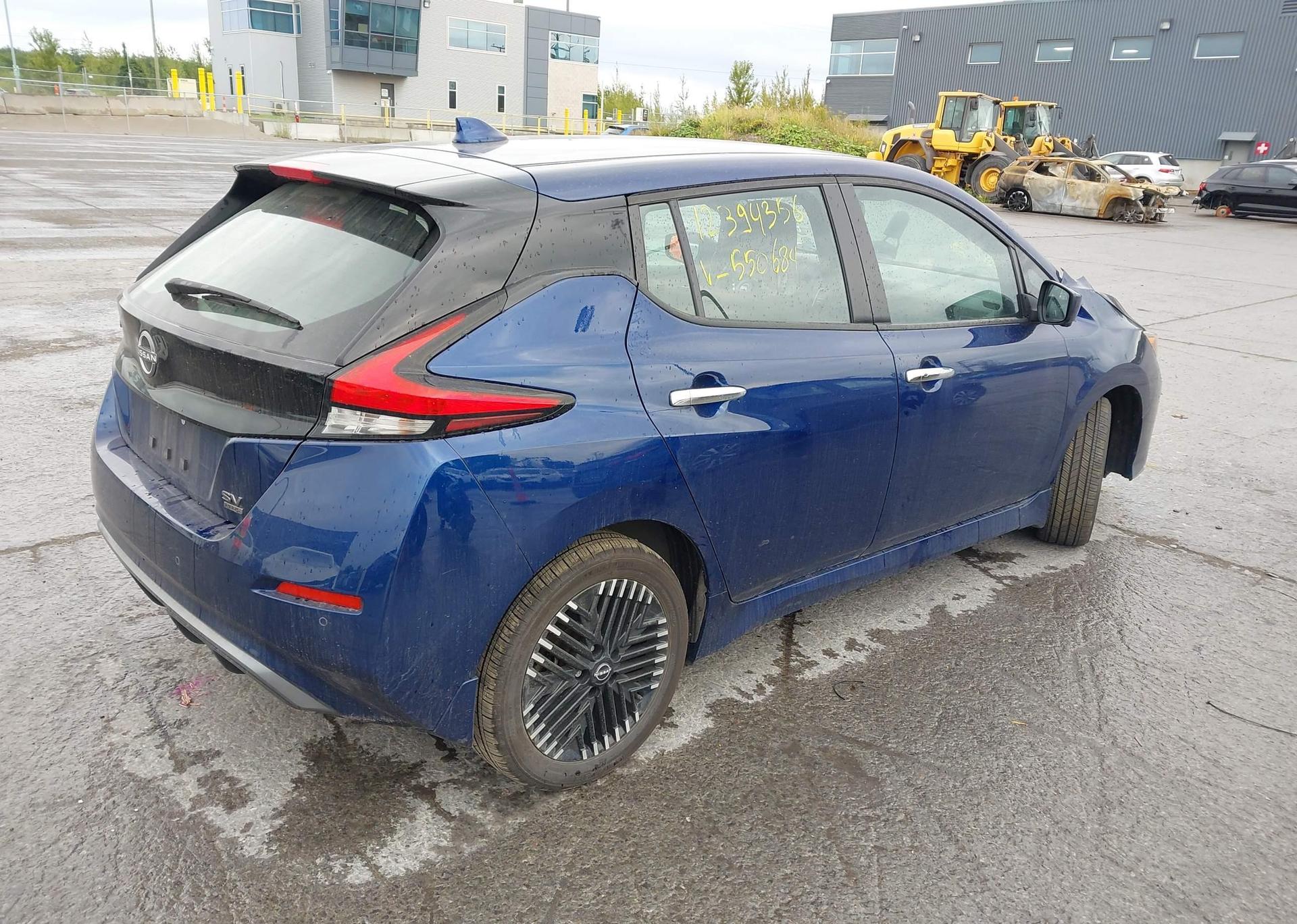 2023 NISSAN LEAF SV