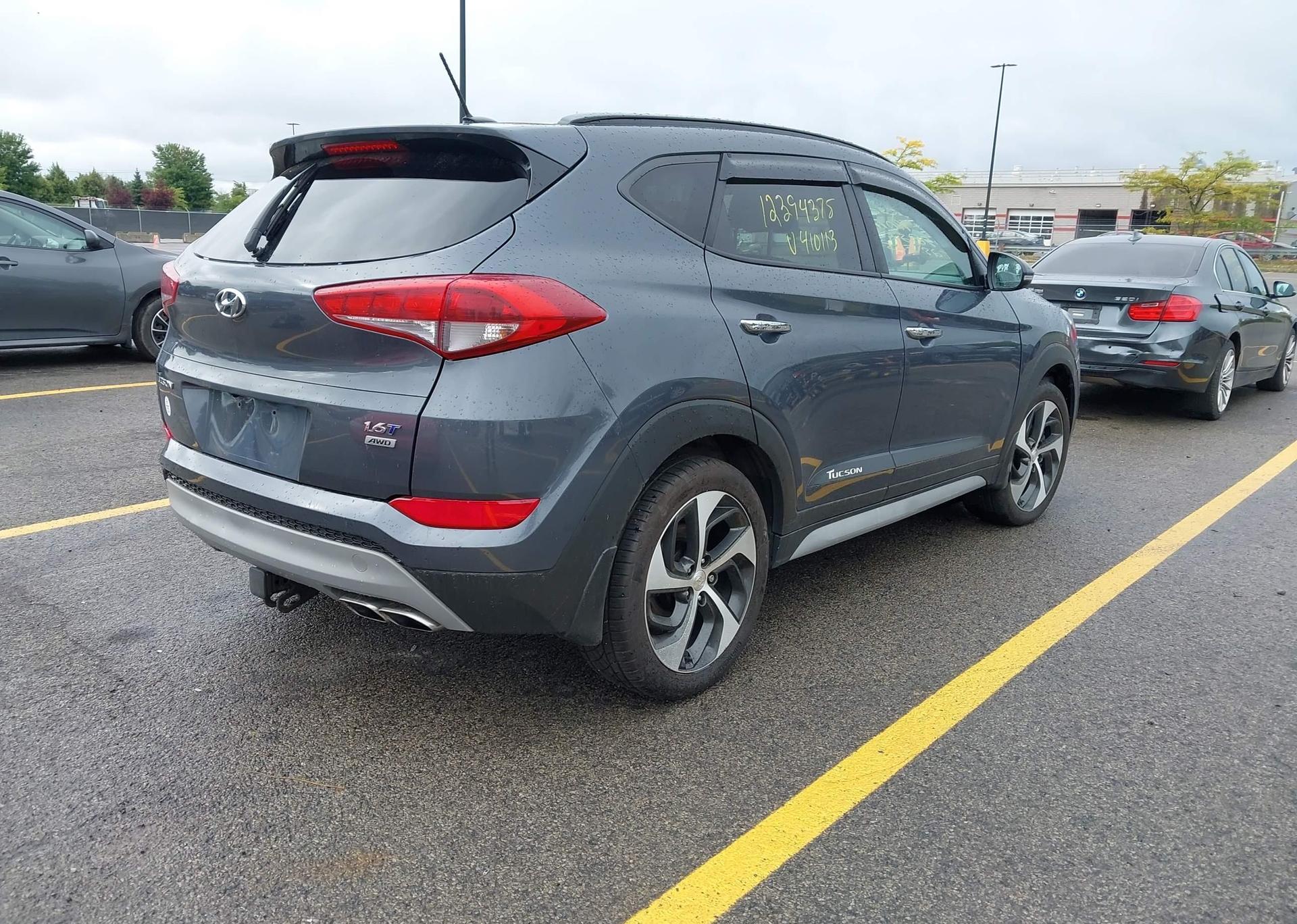 2017 HYUNDAI TUCSON SE