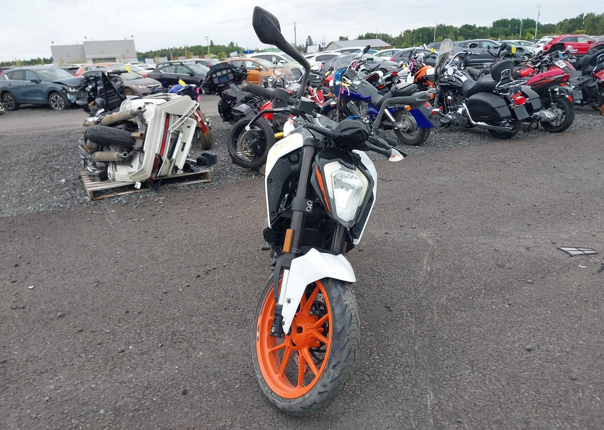 2021 KTM 200 DUKE