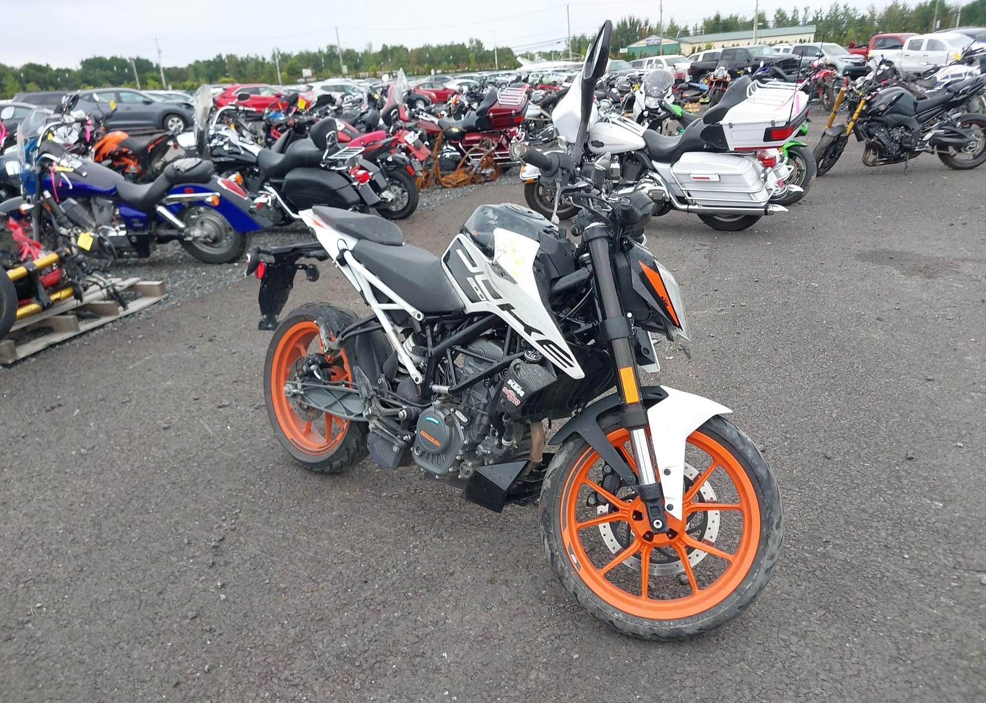 2021 KTM 200 DUKE