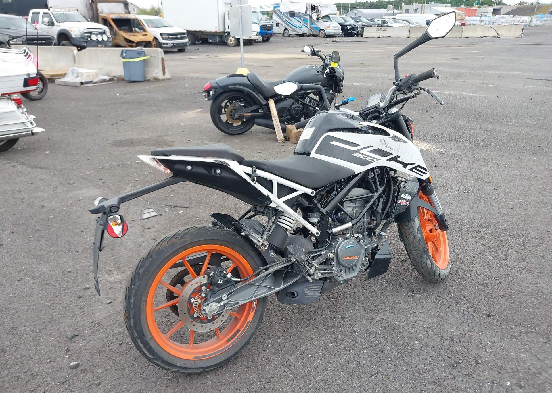 2021 KTM 200 DUKE