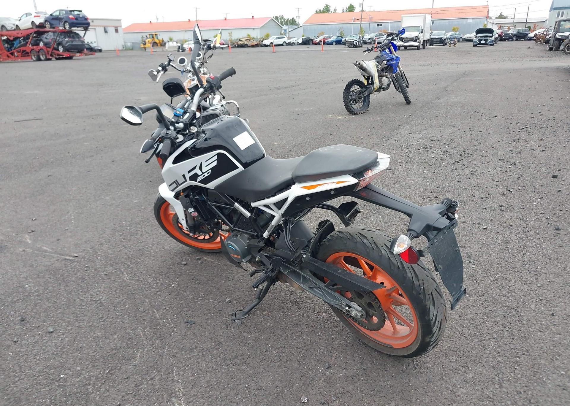 2021 KTM 200 DUKE