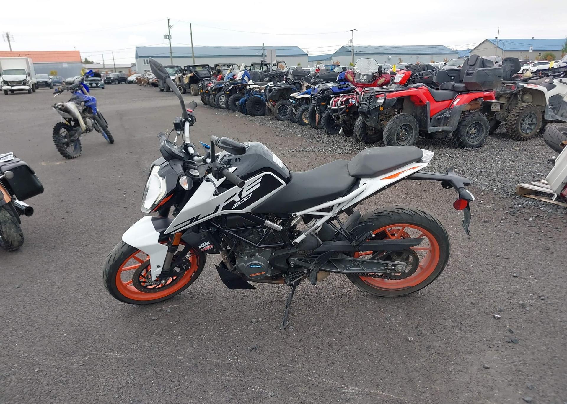 2021 KTM 200 DUKE