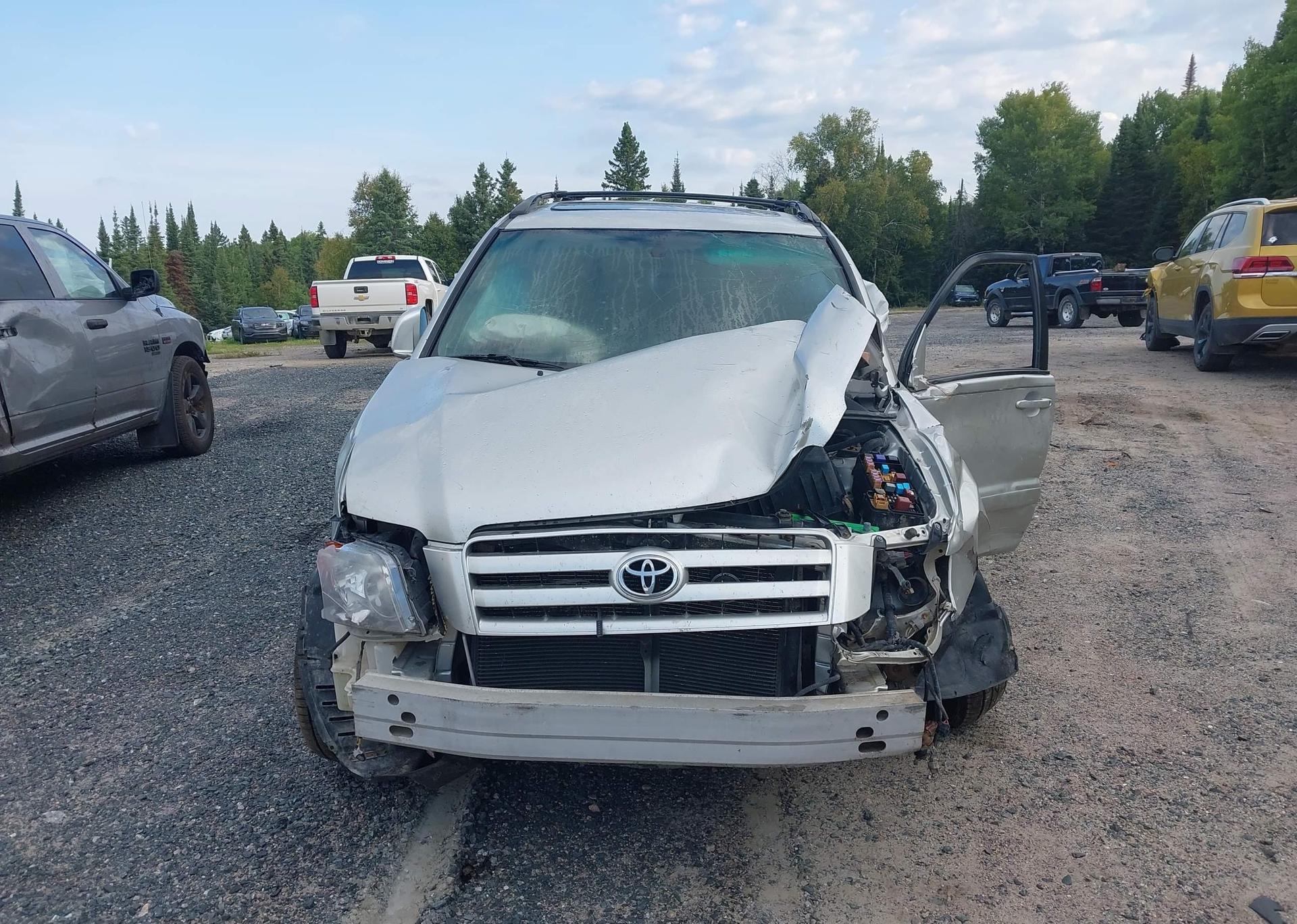2005 TOYOTA HIGHLANDER LIMITED