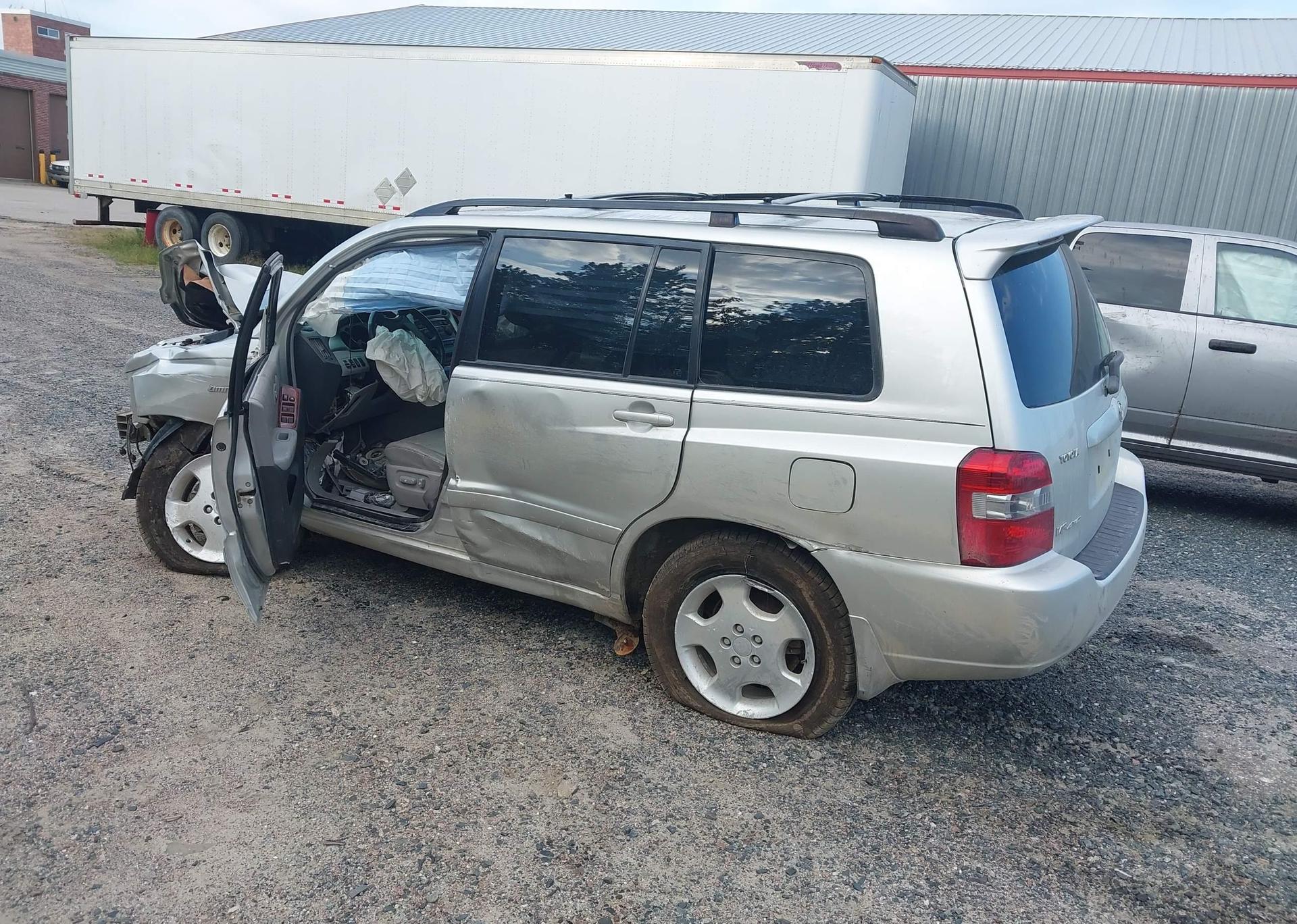 2005 TOYOTA HIGHLANDER LIMITED