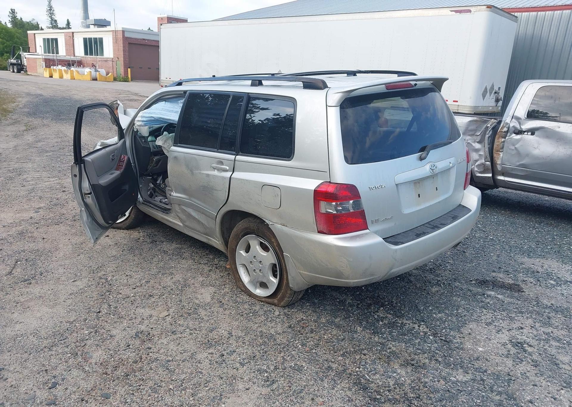 2005 TOYOTA HIGHLANDER LIMITED