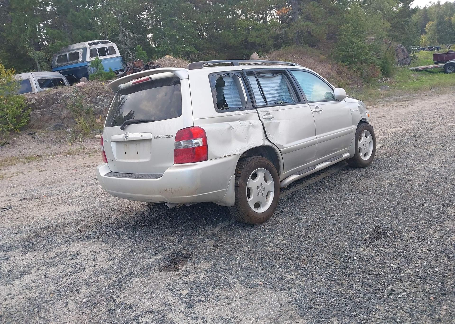 2005 TOYOTA HIGHLANDER LIMITED