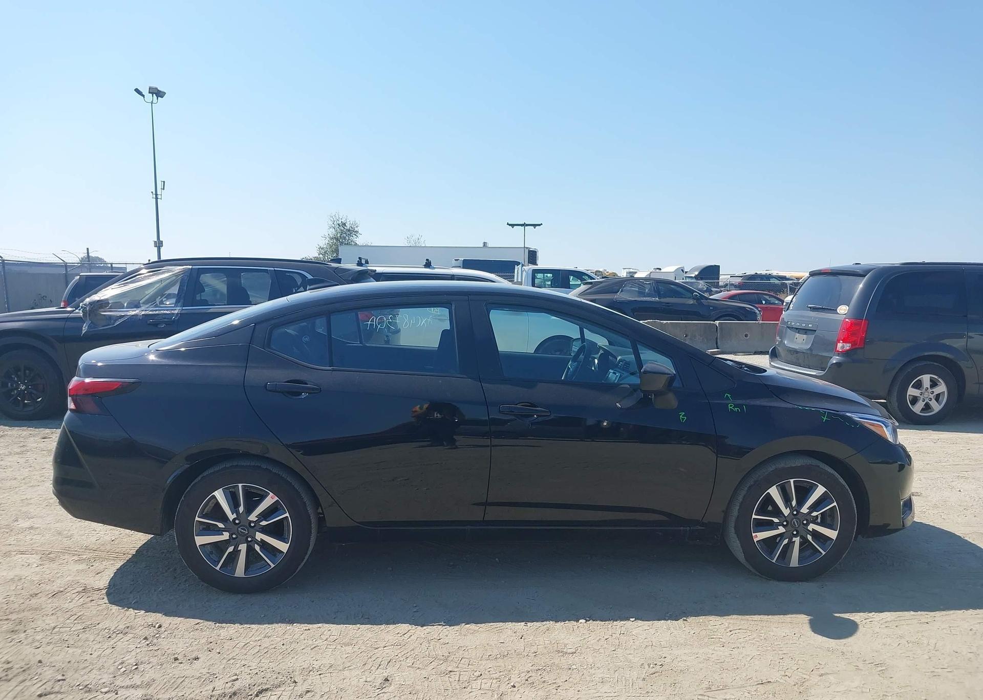 2025 NISSAN VERSA SV