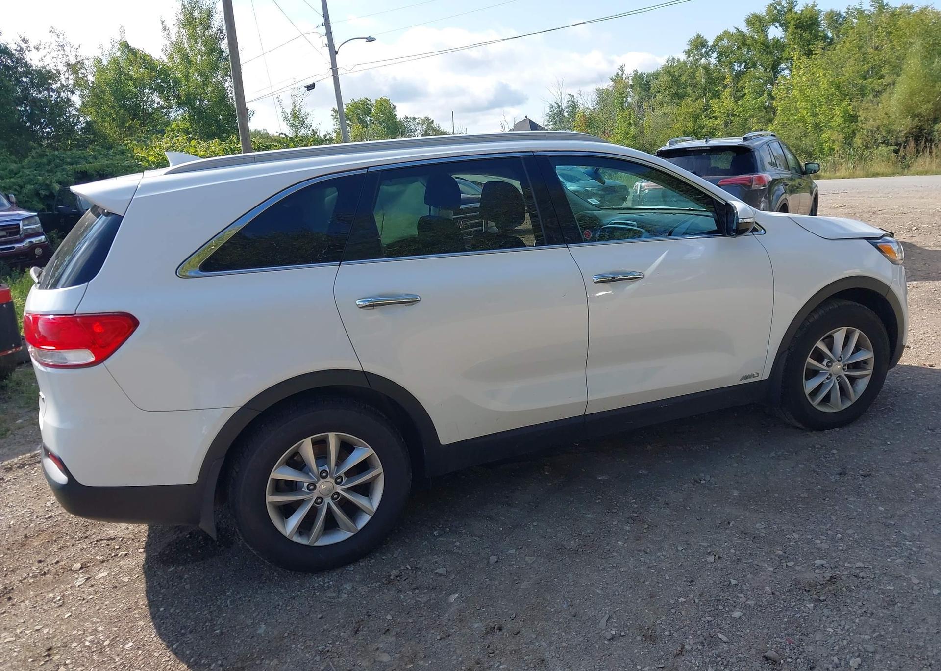 2017 KIA SORENTO LX