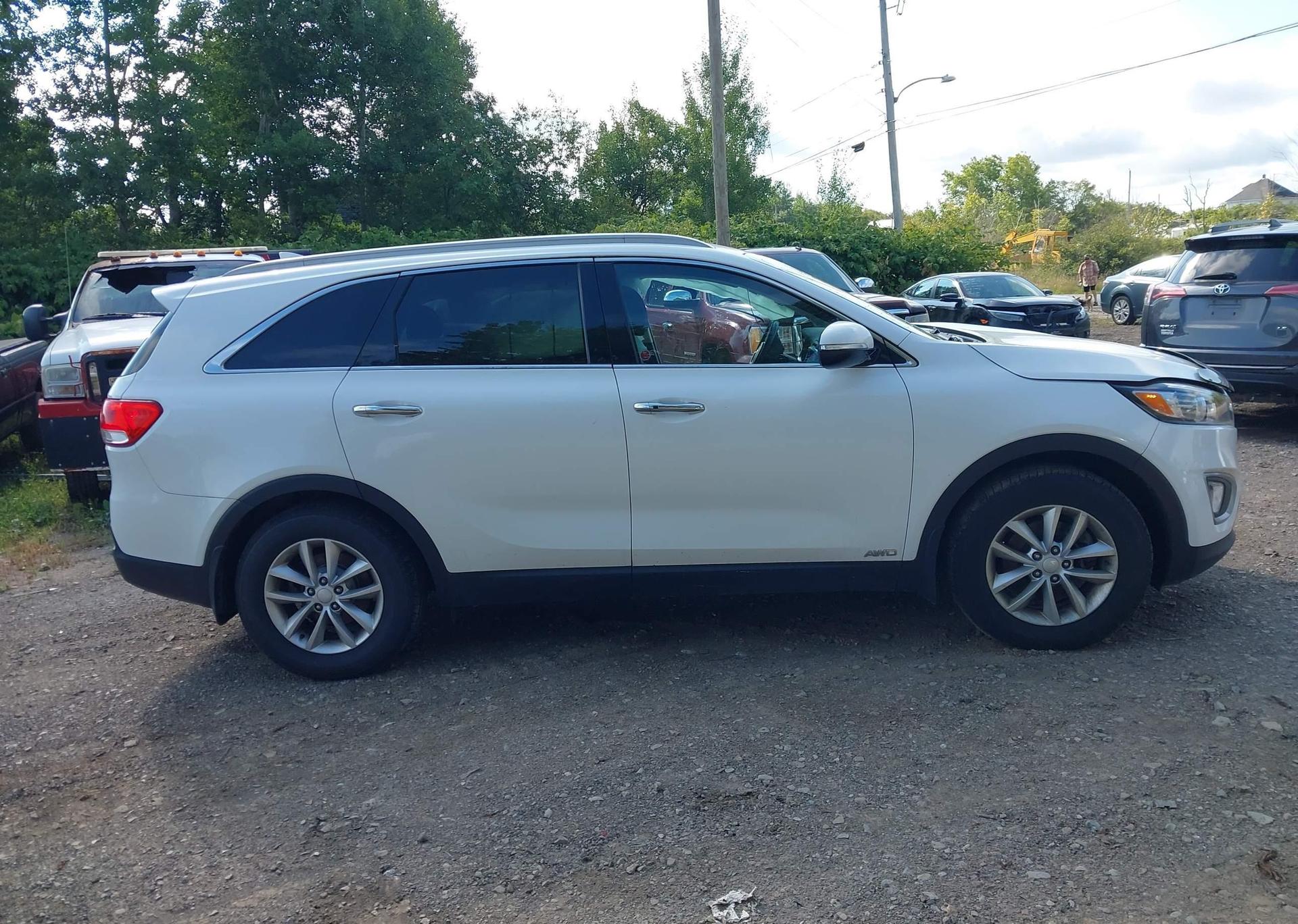 2017 KIA SORENTO LX