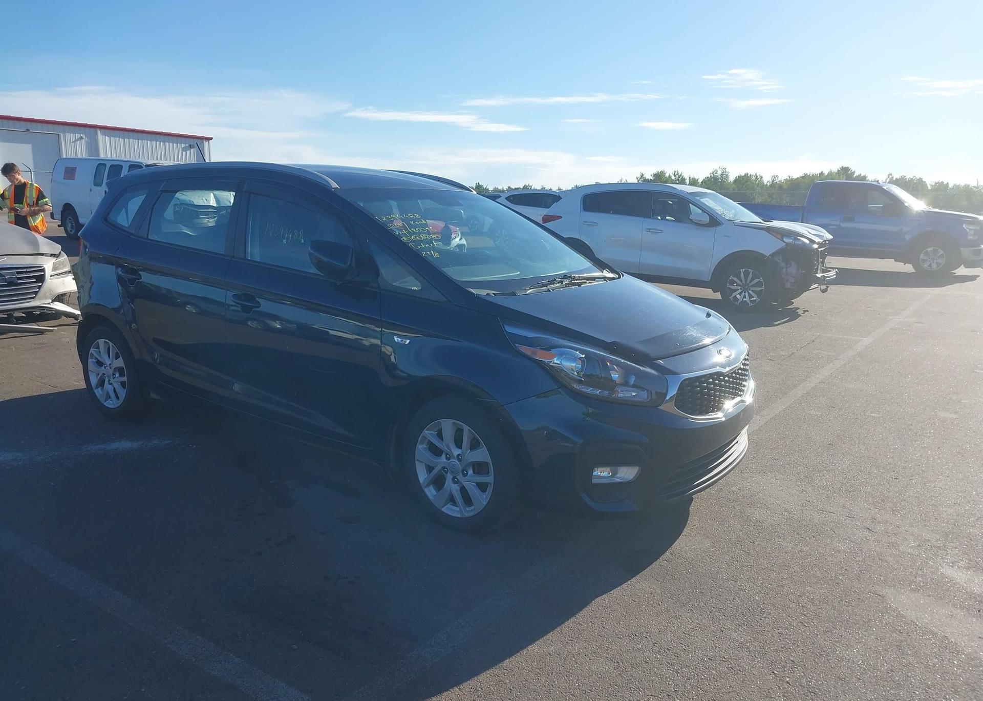 2017 KIA RONDO L