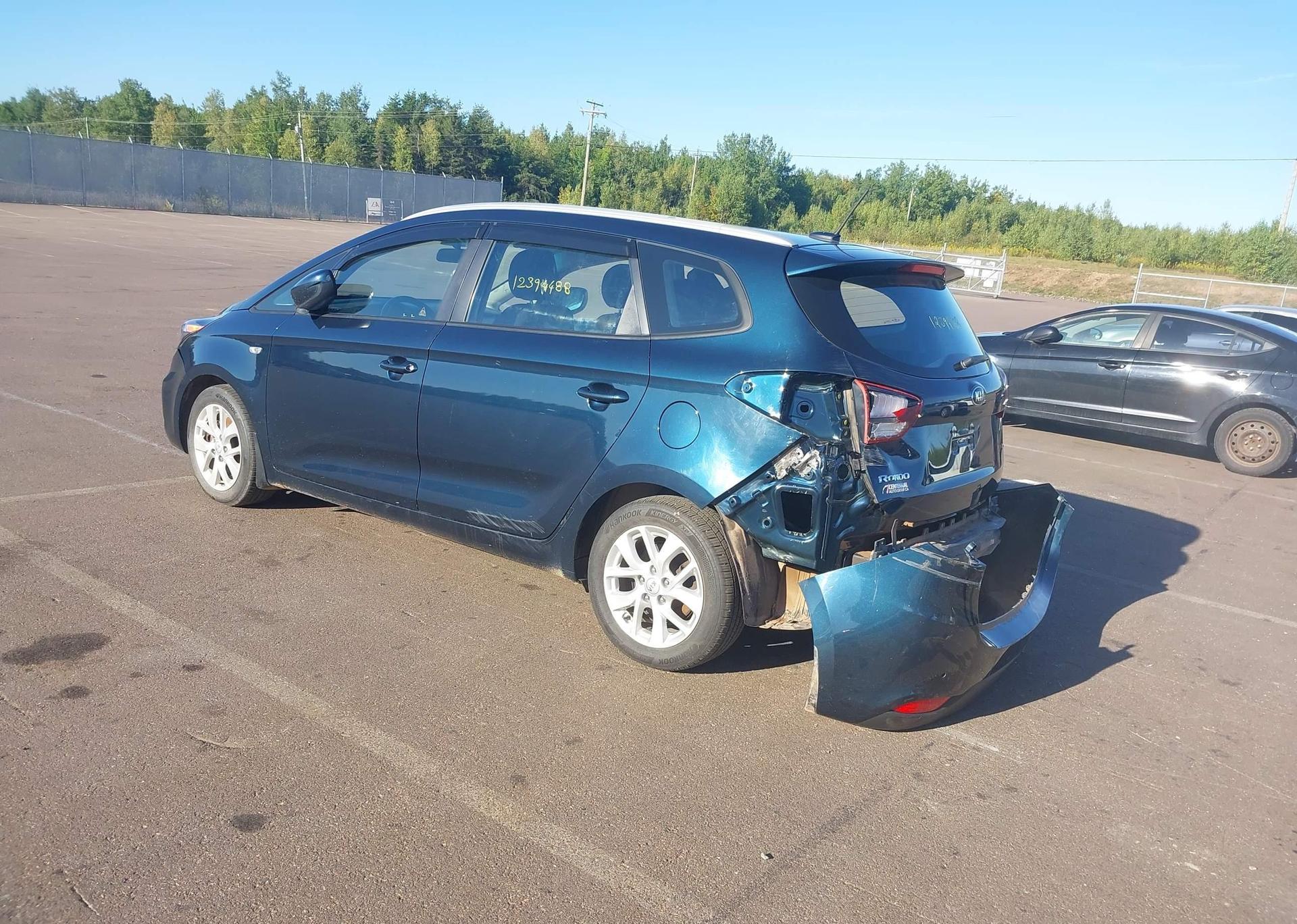 2017 KIA RONDO L