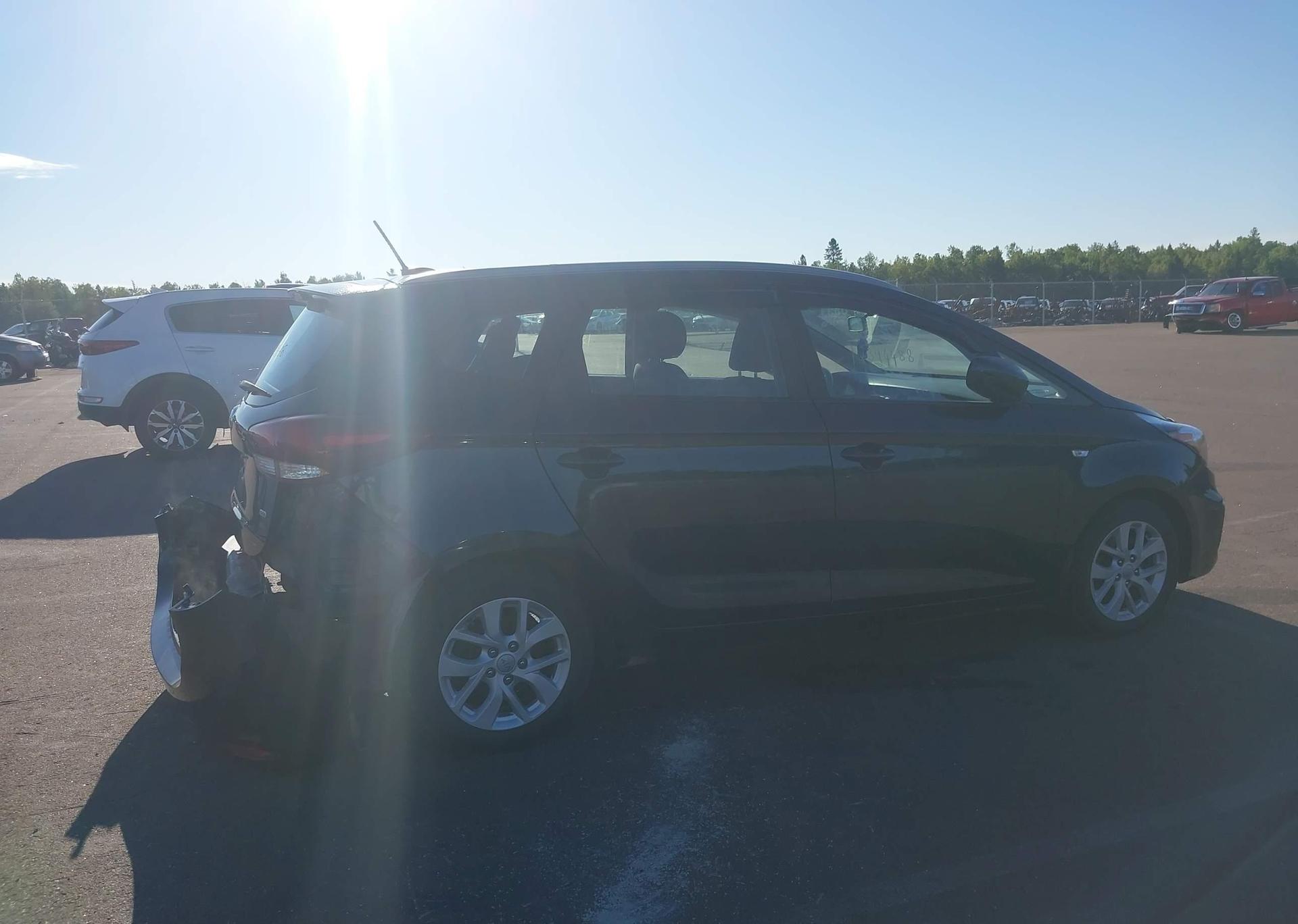 2017 KIA RONDO L