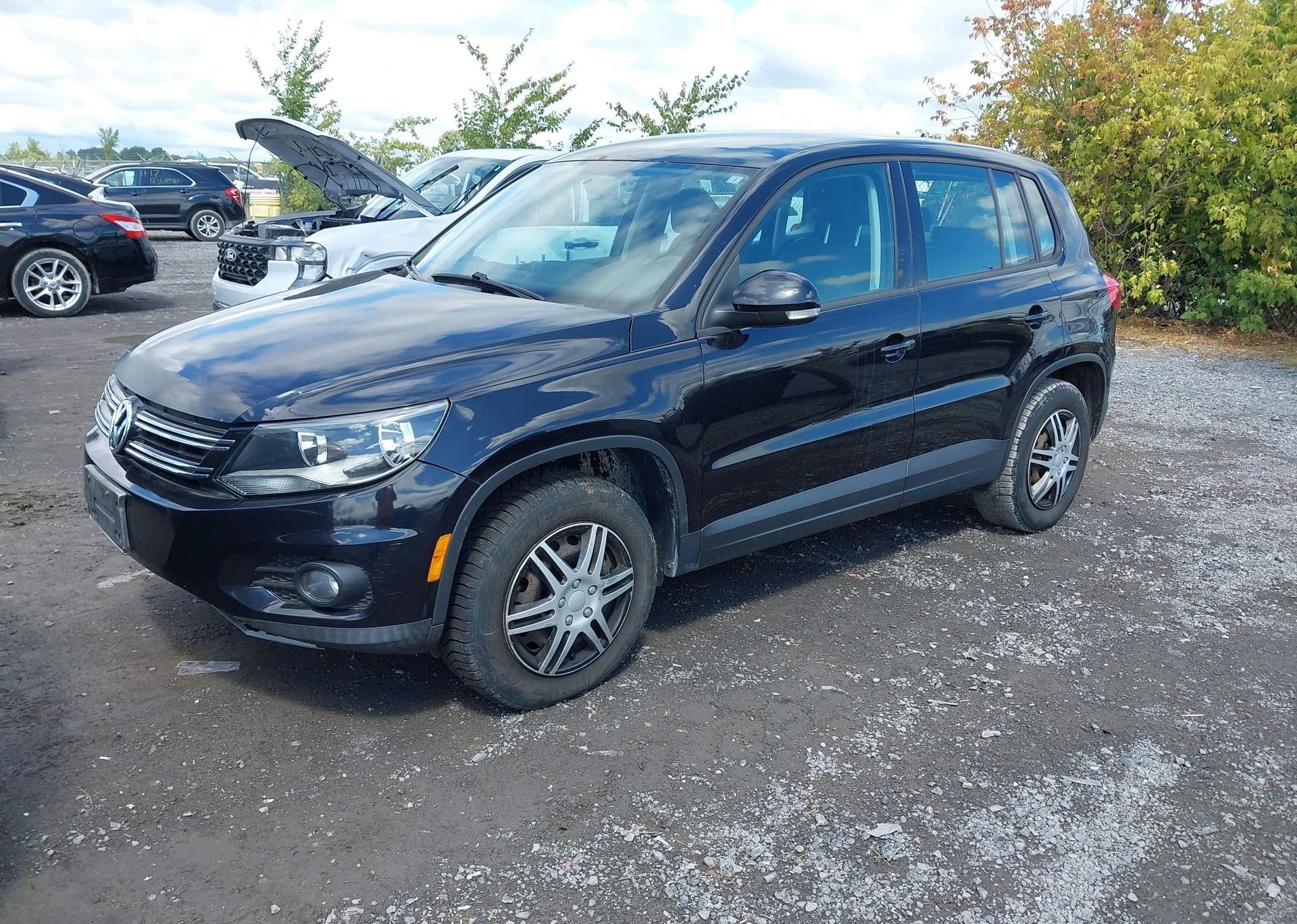 2012 VOLKSWAGEN TIGUAN S