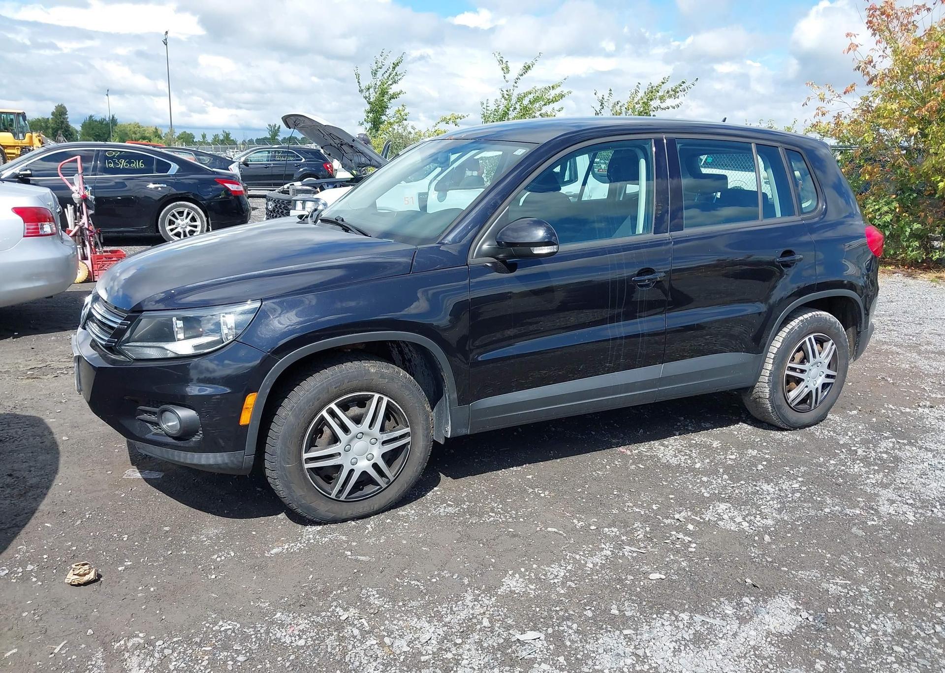 2012 VOLKSWAGEN TIGUAN S